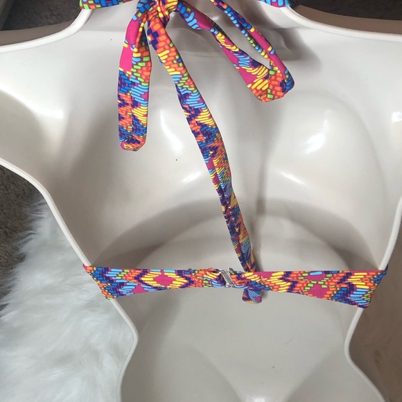 Bikini top 🌸 - Picture 2 of 2